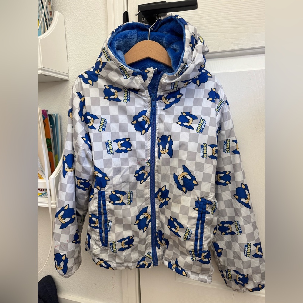 Sonic jacket size 7